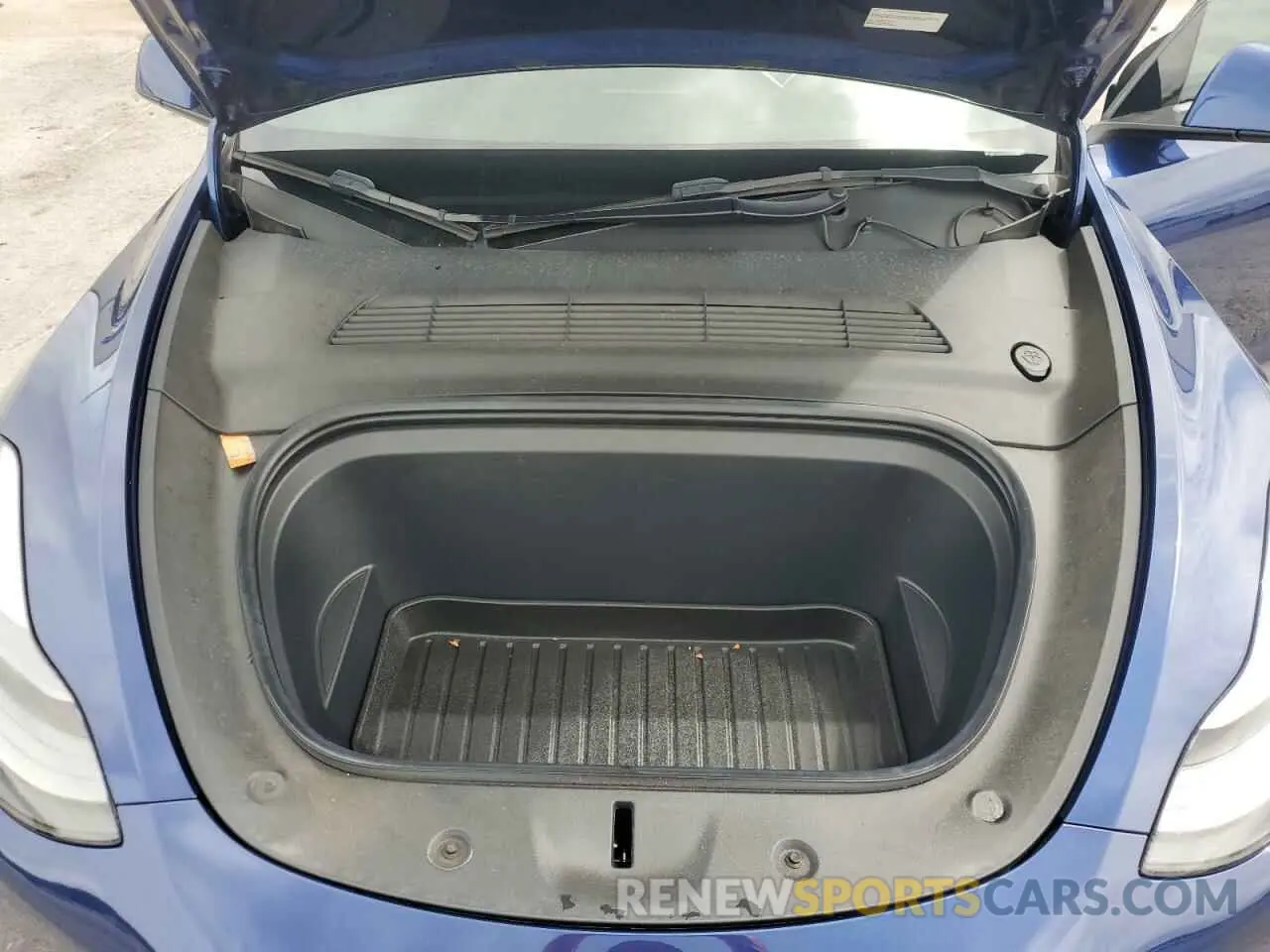 11 Photograph of a damaged car 7SAYGDEF2NF377637 TESLA MODEL Y 2022