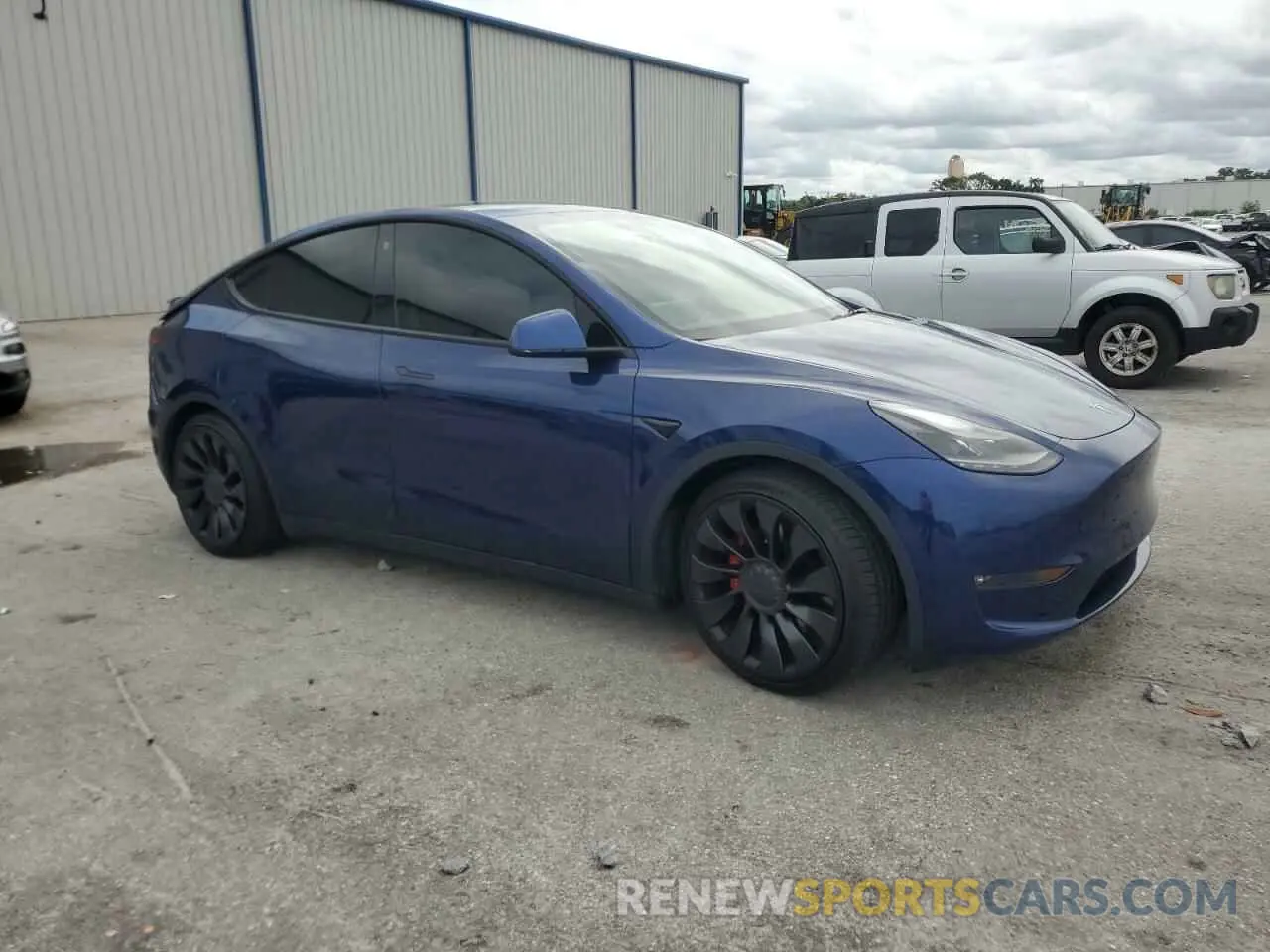 4 Photograph of a damaged car 7SAYGDEF2NF377637 TESLA MODEL Y 2022