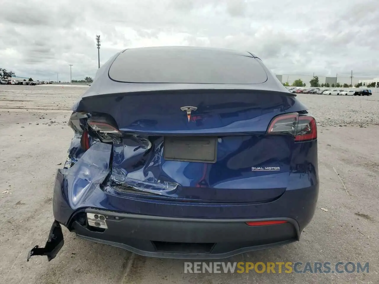 6 Photograph of a damaged car 7SAYGDEF2NF377637 TESLA MODEL Y 2022