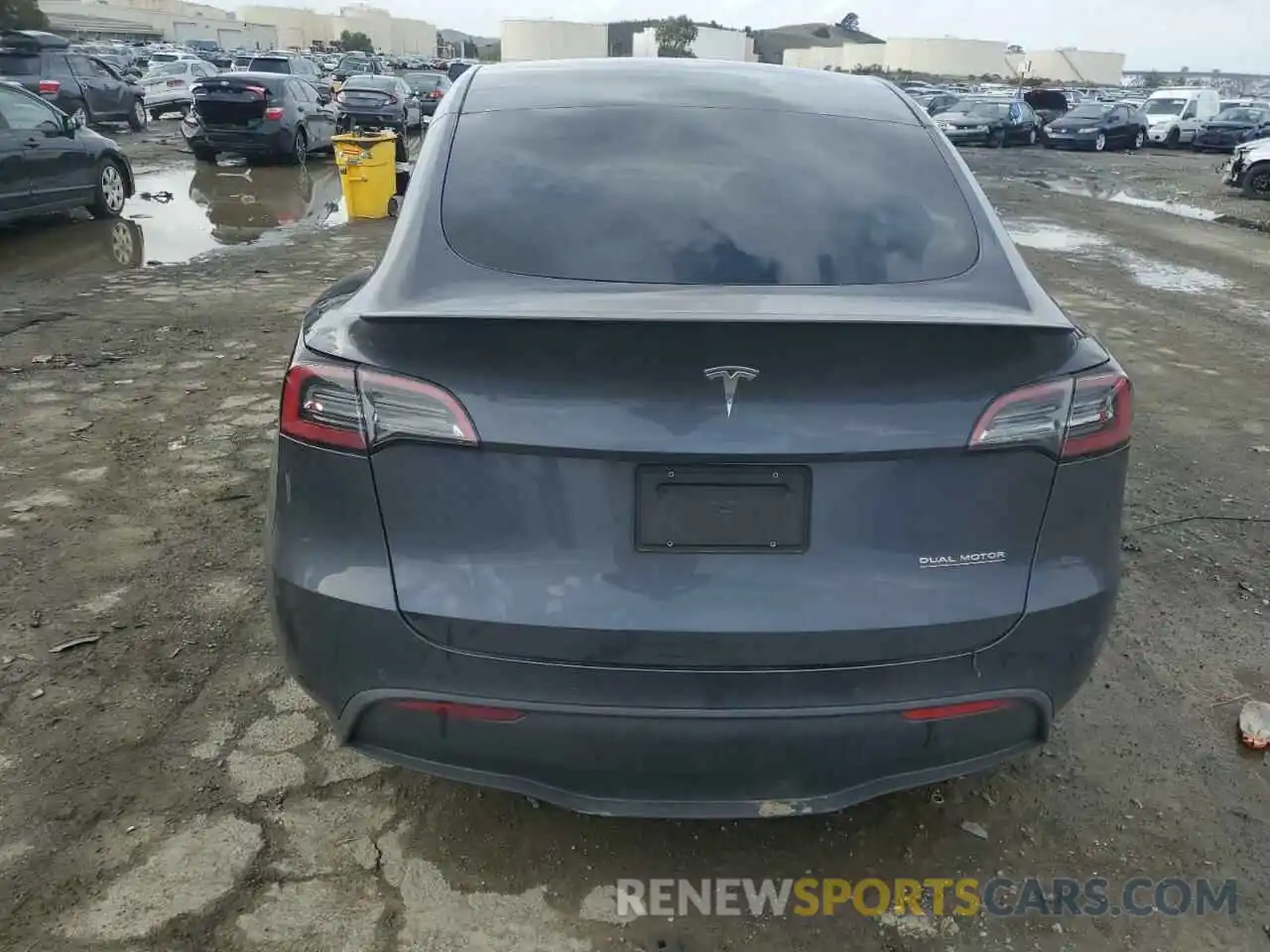 6 Photograph of a damaged car 7SAYGDEF2NF381297 TESLA MODEL Y 2022