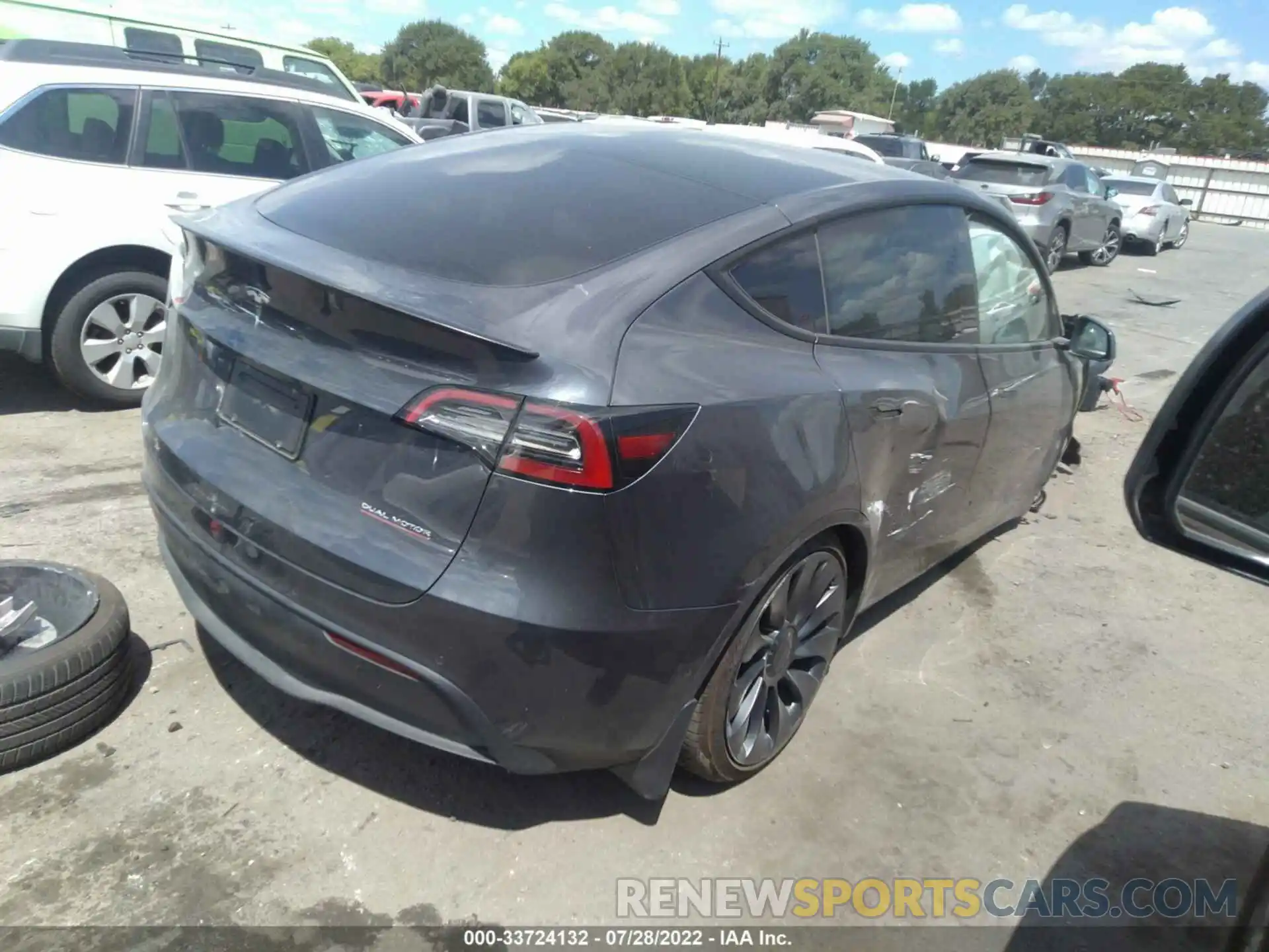 4 Photograph of a damaged car 7SAYGDEF2NF394440 TESLA MODEL Y 2022