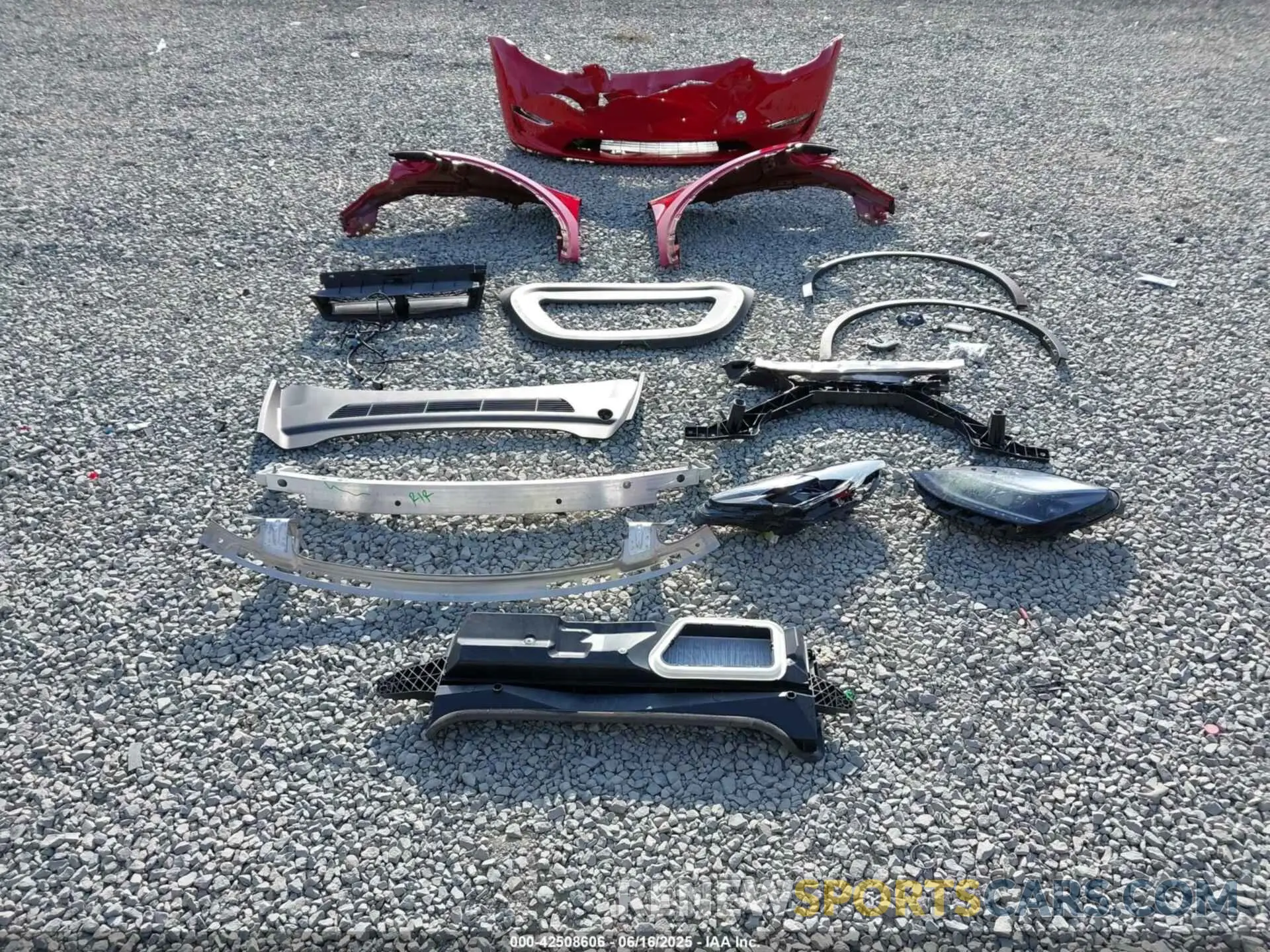 12 Photograph of a damaged car 7SAYGDEF2NF409129 TESLA MODEL Y 2022