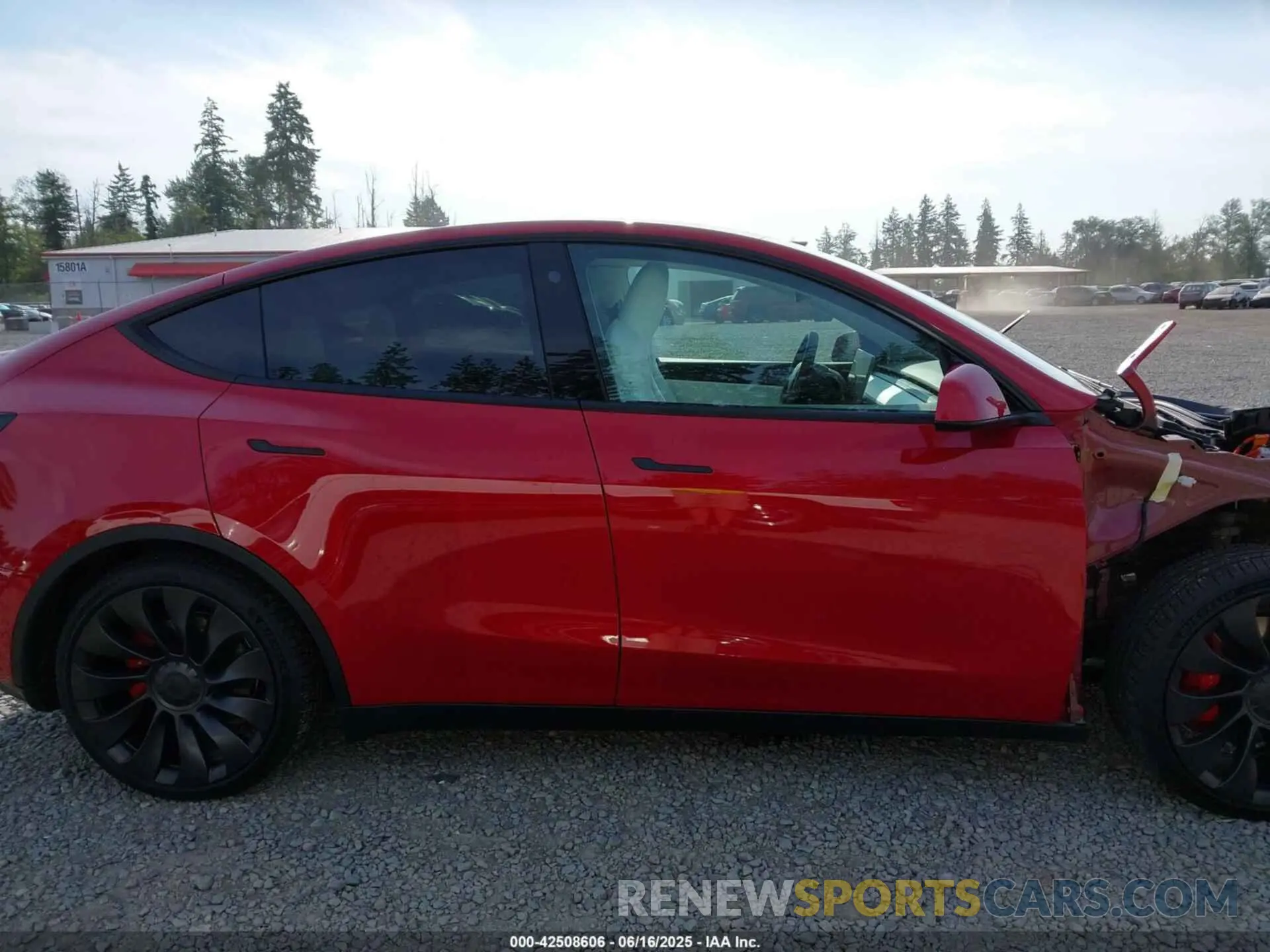 14 Photograph of a damaged car 7SAYGDEF2NF409129 TESLA MODEL Y 2022