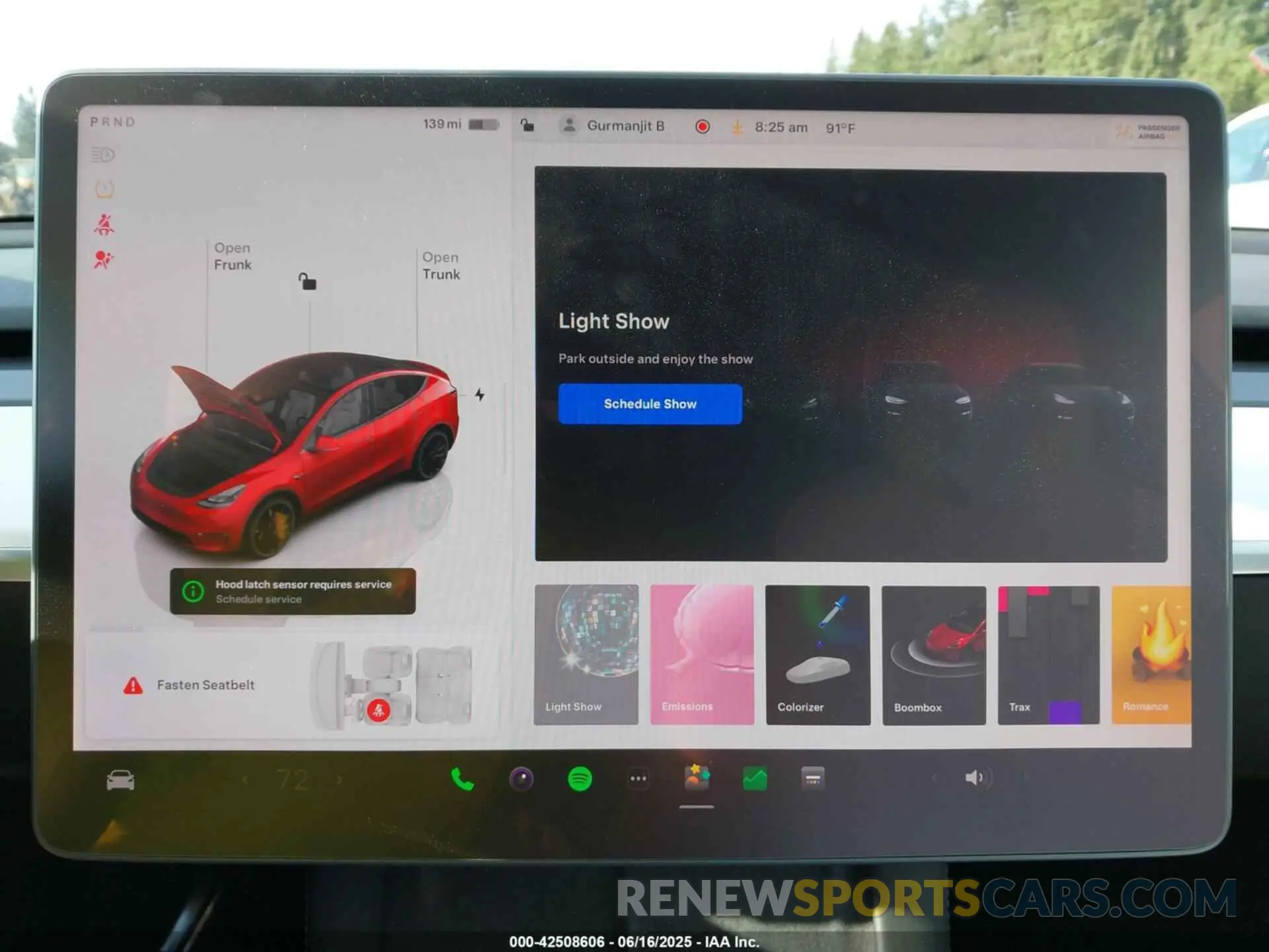 19 Photograph of a damaged car 7SAYGDEF2NF409129 TESLA MODEL Y 2022