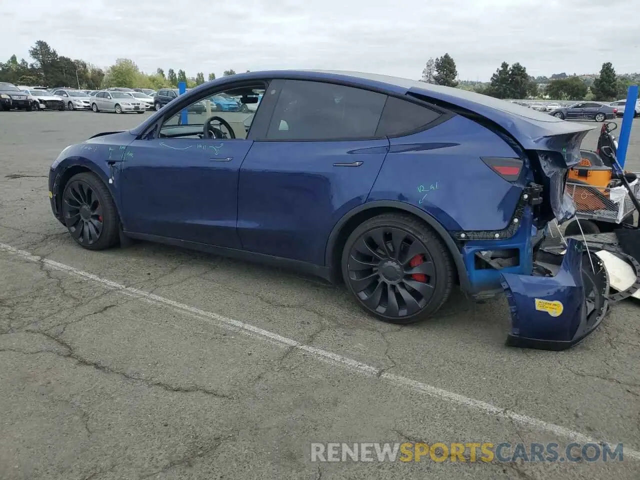 2 Photograph of a damaged car 7SAYGDEF2NF411401 TESLA MODEL Y 2022