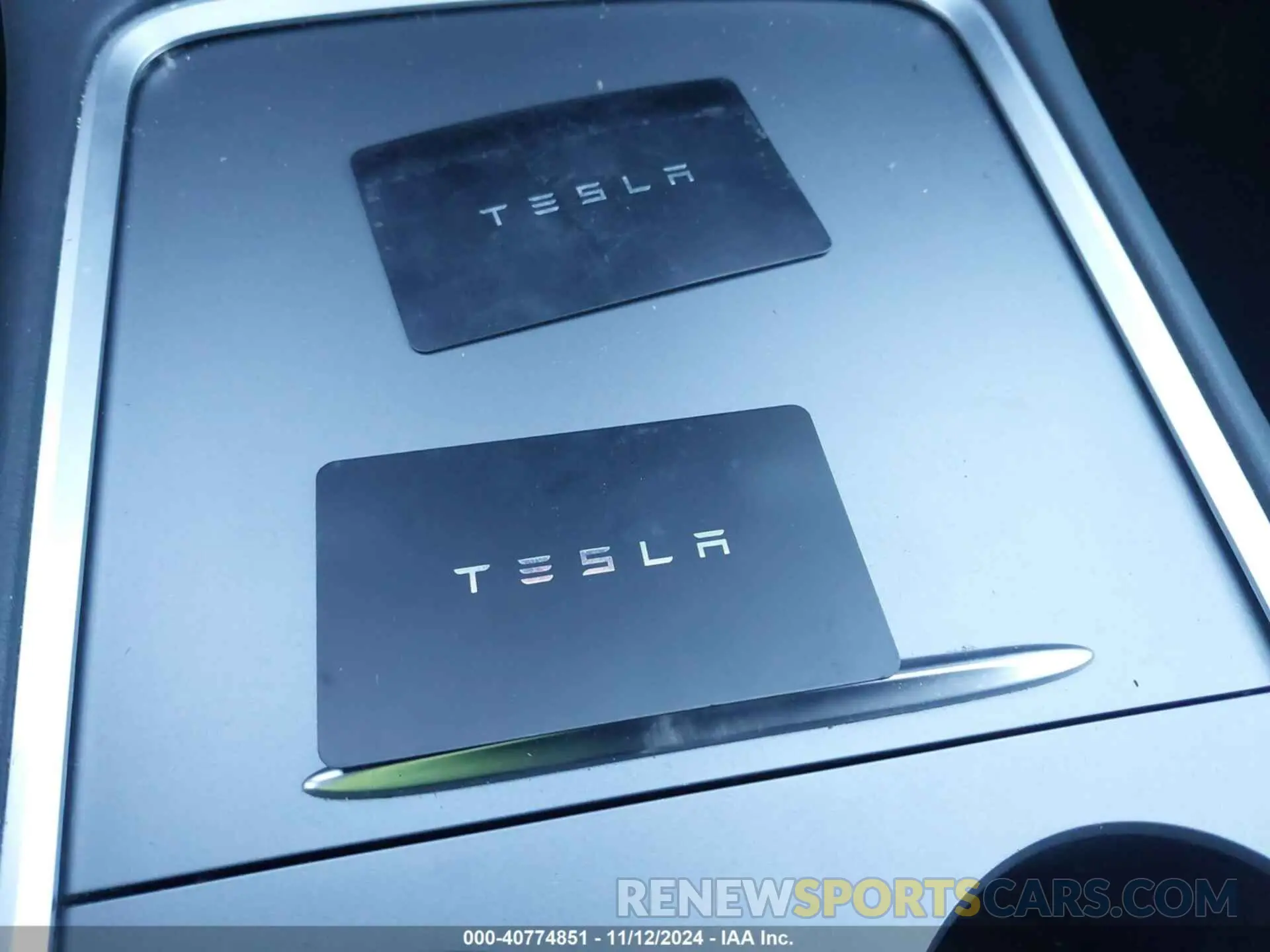 11 Photograph of a damaged car 7SAYGDEF2NF437416 TESLA MODEL Y 2022