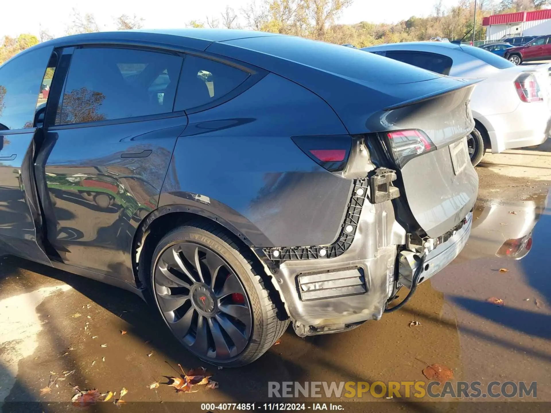 6 Photograph of a damaged car 7SAYGDEF2NF437416 TESLA MODEL Y 2022