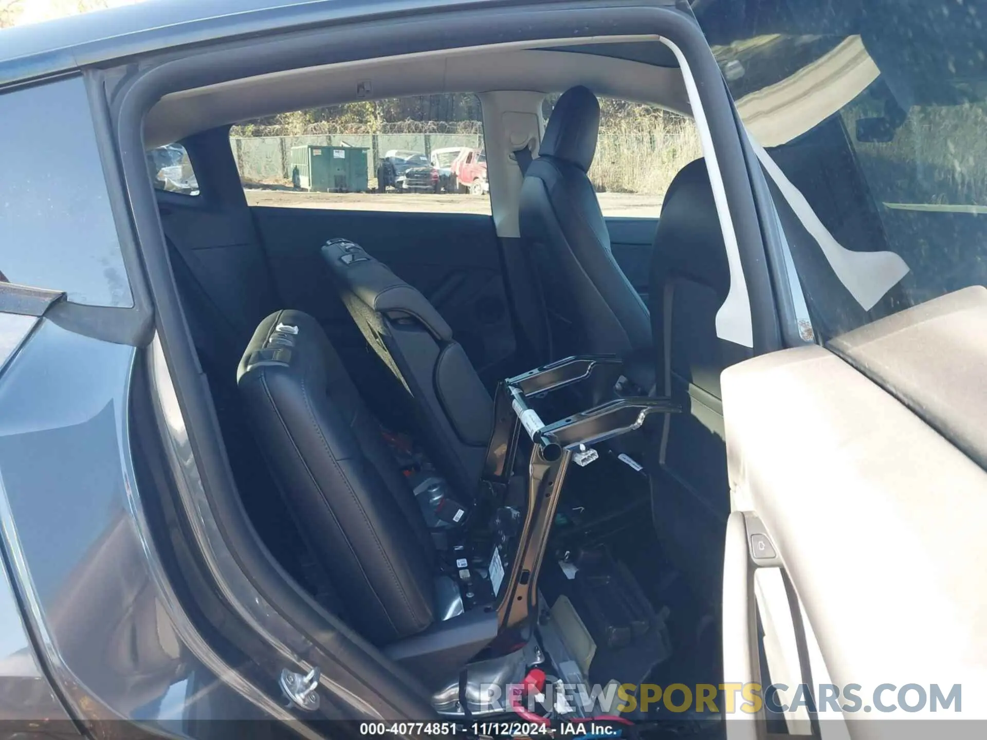 8 Photograph of a damaged car 7SAYGDEF2NF437416 TESLA MODEL Y 2022