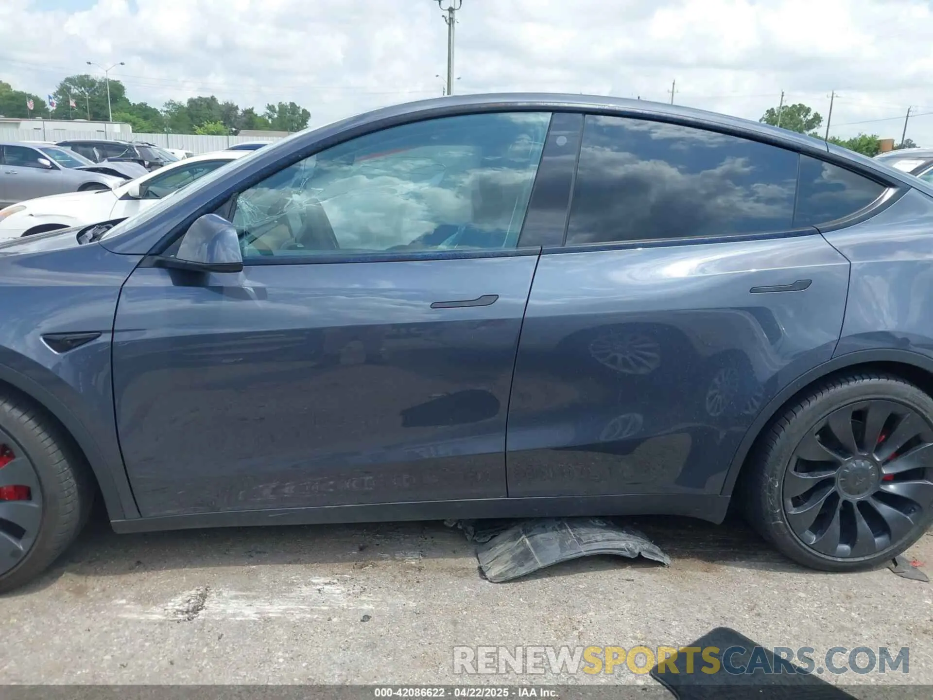 13 Photograph of a damaged car 7SAYGDEF2NF454099 TESLA MODEL Y 2022