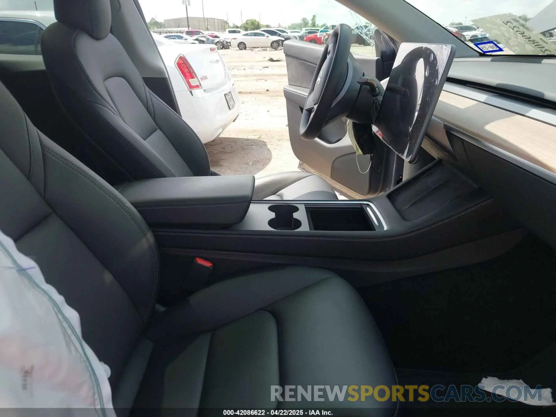 5 Photograph of a damaged car 7SAYGDEF2NF454099 TESLA MODEL Y 2022
