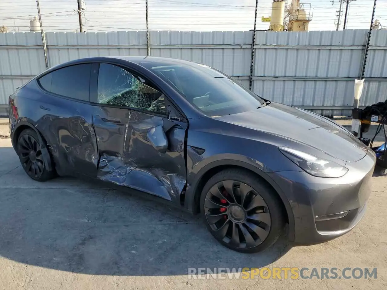 4 Photograph of a damaged car 7SAYGDEF2NF455902 TESLA MODEL Y 2022