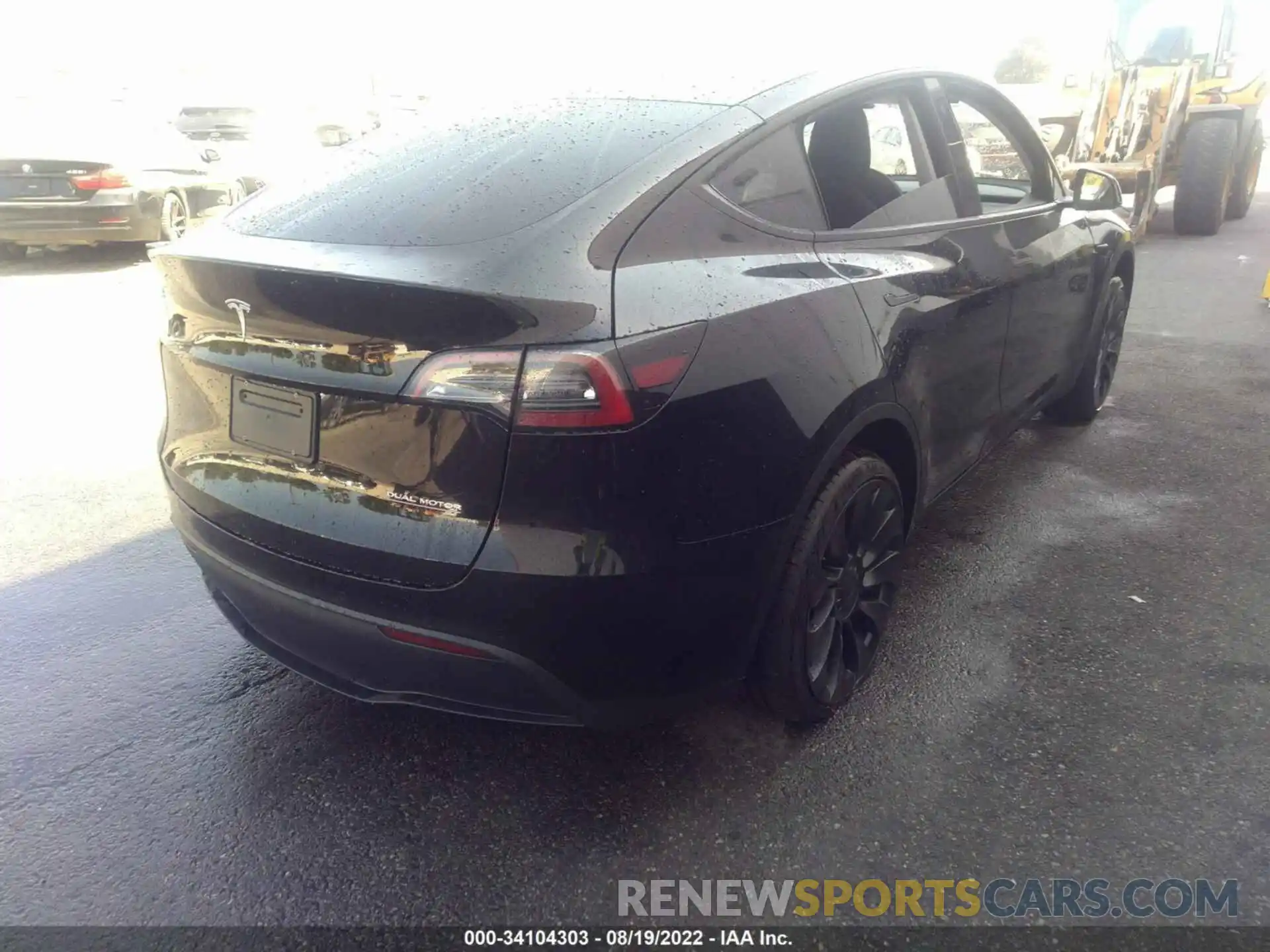 4 Photograph of a damaged car 7SAYGDEF2NF465118 TESLA MODEL Y 2022