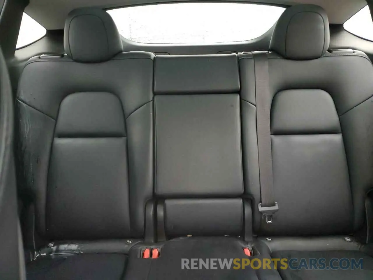 10 Photograph of a damaged car 7SAYGDEF2NF488043 TESLA MODEL Y 2022