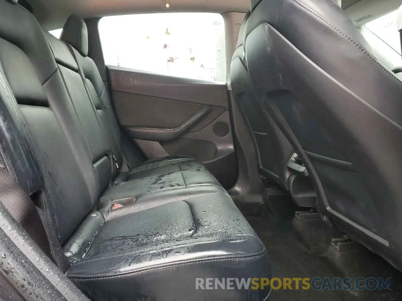 12 Photograph of a damaged car 7SAYGDEF2NF488043 TESLA MODEL Y 2022