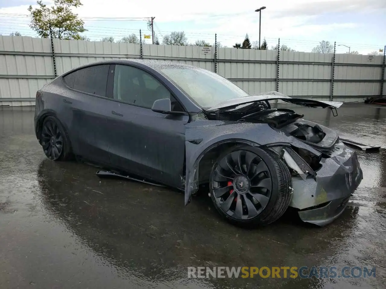4 Photograph of a damaged car 7SAYGDEF2NF488043 TESLA MODEL Y 2022