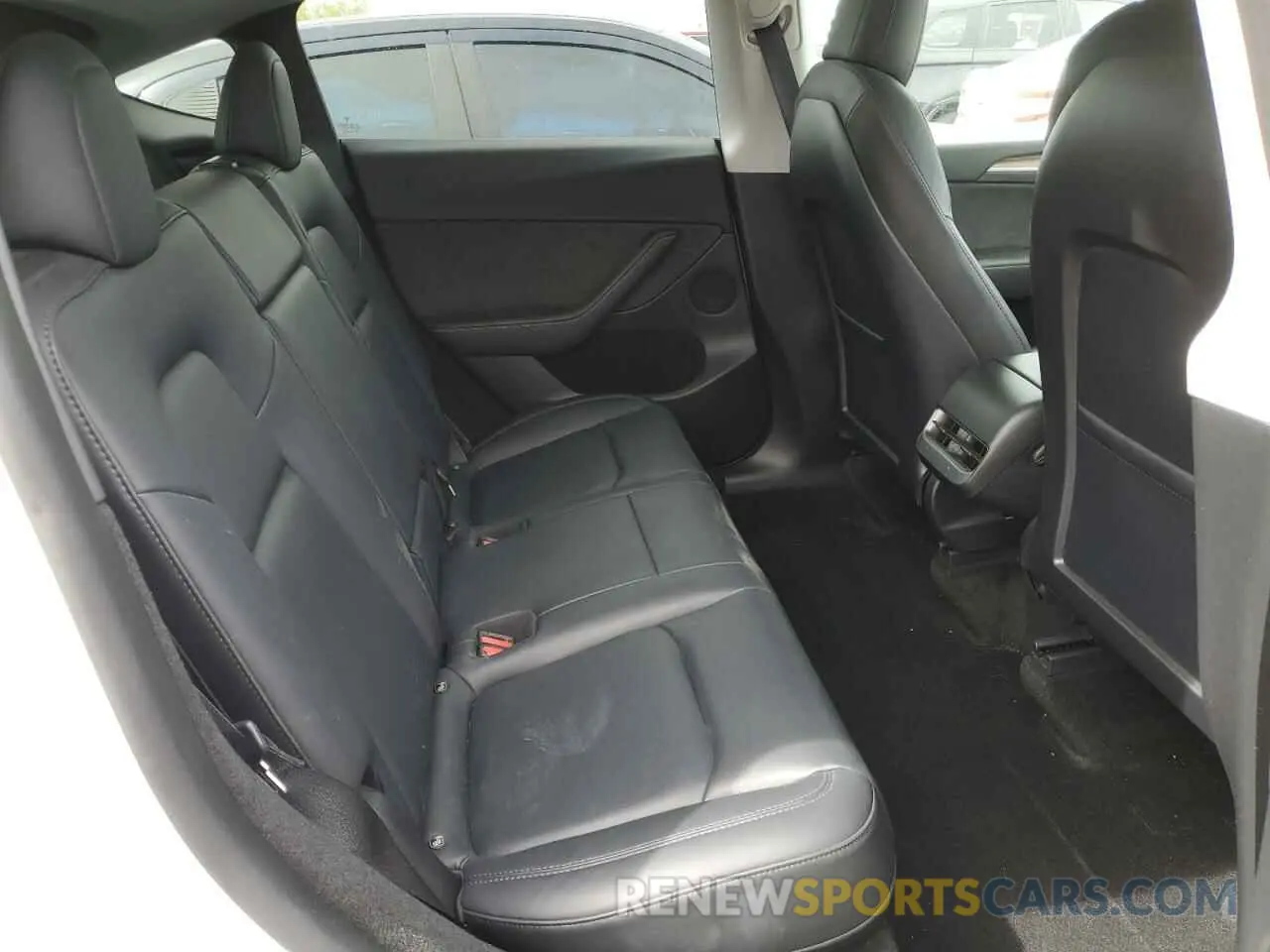 10 Photograph of a damaged car 7SAYGDEF2NF541923 TESLA MODEL Y 2022