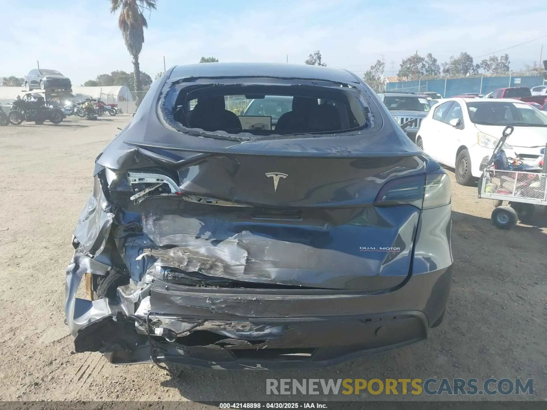 15 Photograph of a damaged car 7SAYGDEF2NF543493 TESLA MODEL Y 2022