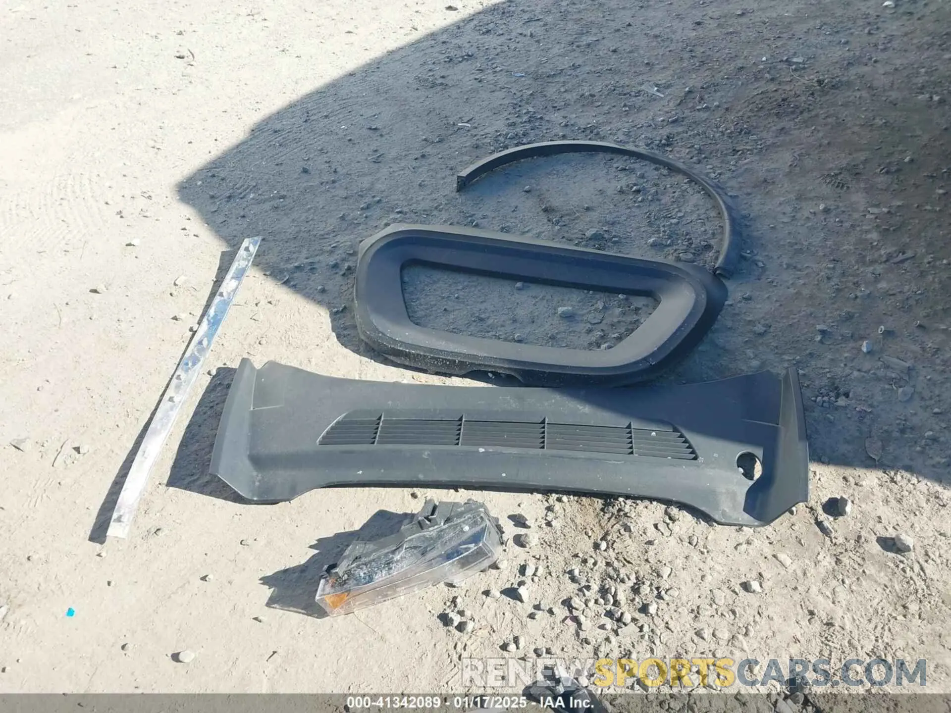 11 Photograph of a damaged car 7SAYGDEF2NF562903 TESLA MODEL Y 2022