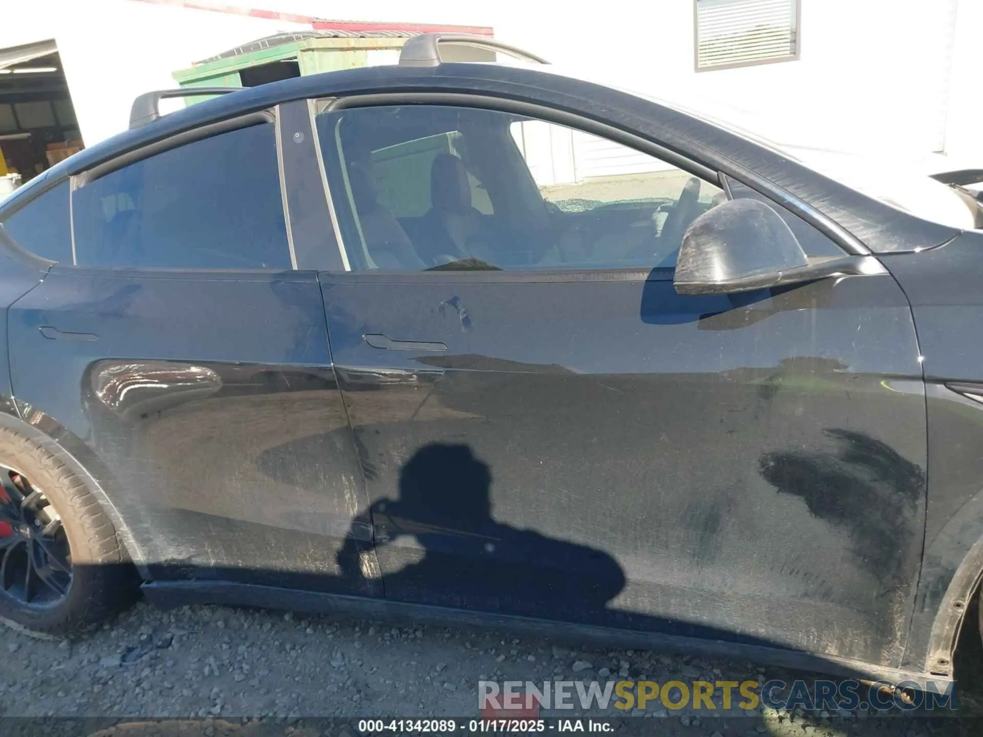 13 Photograph of a damaged car 7SAYGDEF2NF562903 TESLA MODEL Y 2022