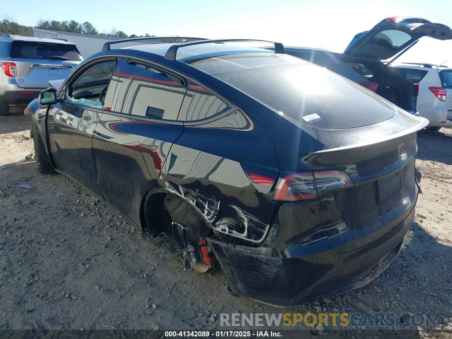 3 Photograph of a damaged car 7SAYGDEF2NF562903 TESLA MODEL Y 2022