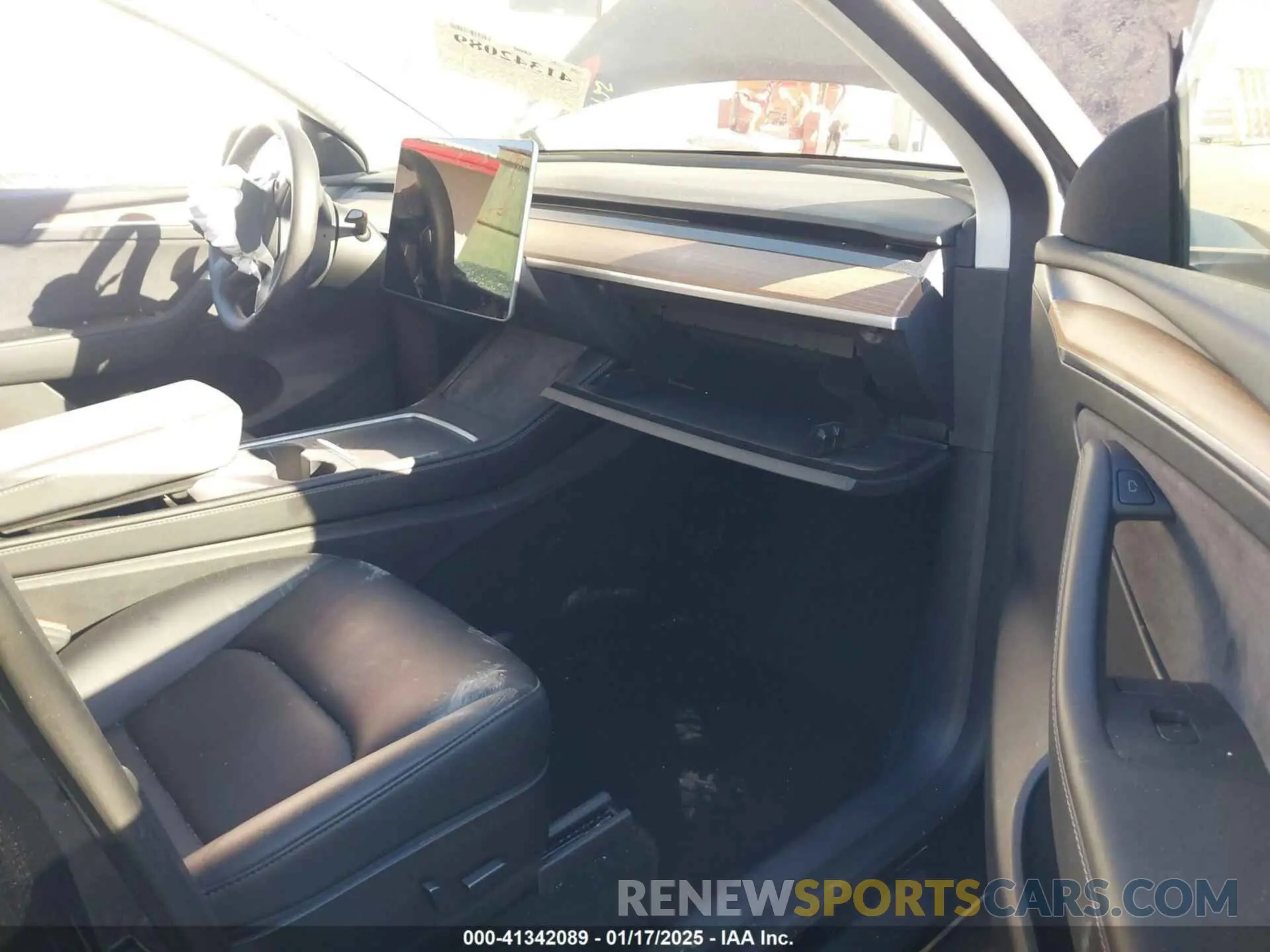 5 Photograph of a damaged car 7SAYGDEF2NF562903 TESLA MODEL Y 2022