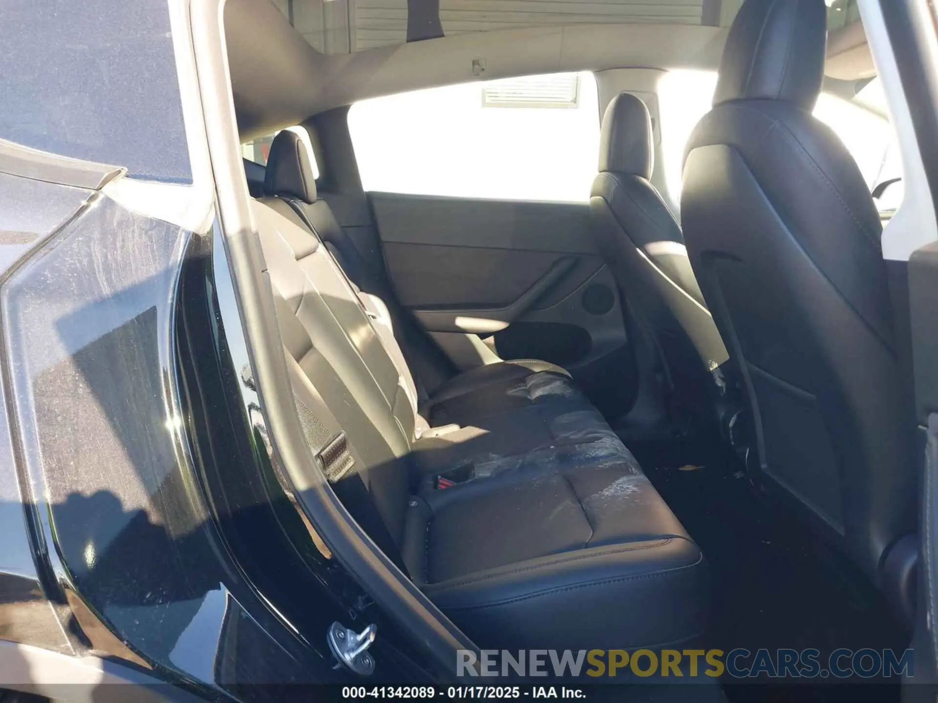 8 Photograph of a damaged car 7SAYGDEF2NF562903 TESLA MODEL Y 2022