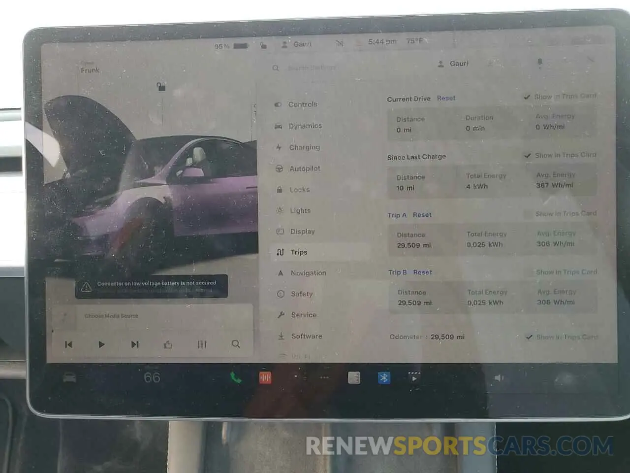 9 Photograph of a damaged car 7SAYGDEF2NF569141 TESLA MODEL Y 2022
