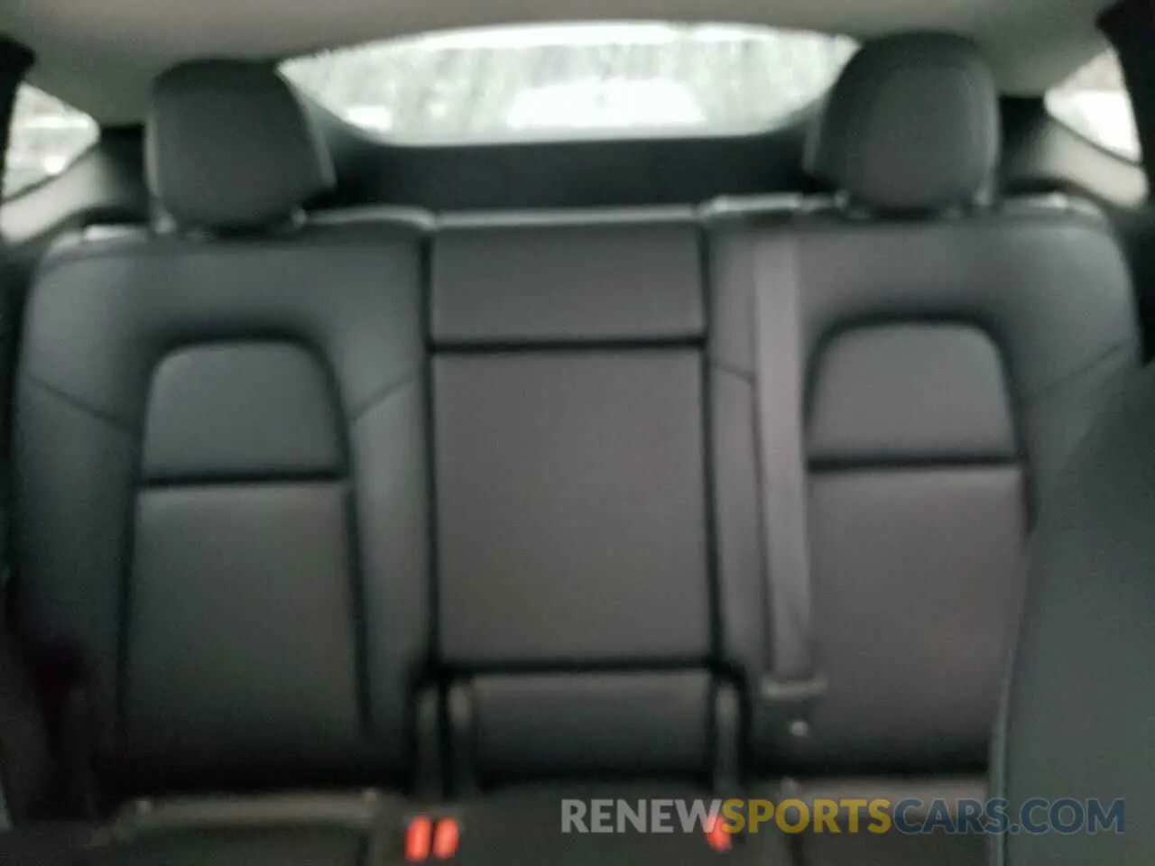 10 Photograph of a damaged car 7SAYGDEF2NF573111 TESLA MODEL Y 2022