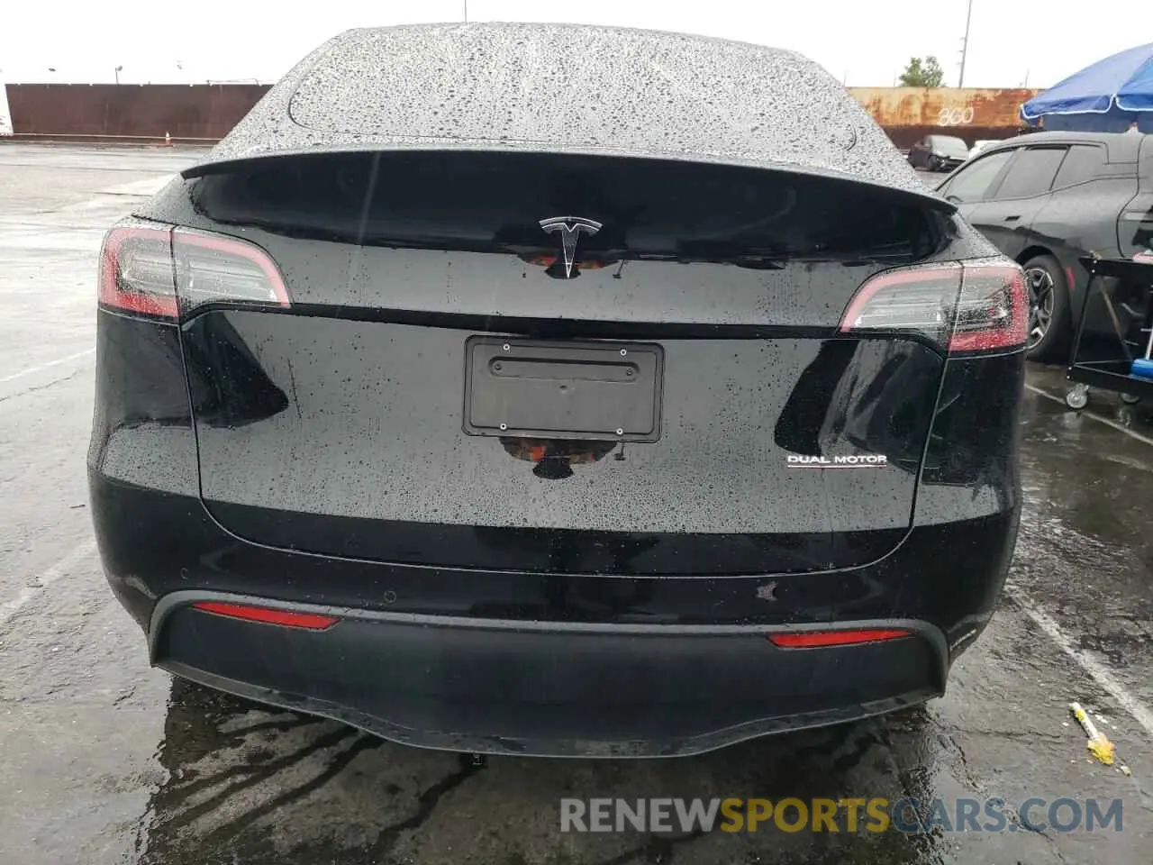 6 Photograph of a damaged car 7SAYGDEF2NF573111 TESLA MODEL Y 2022