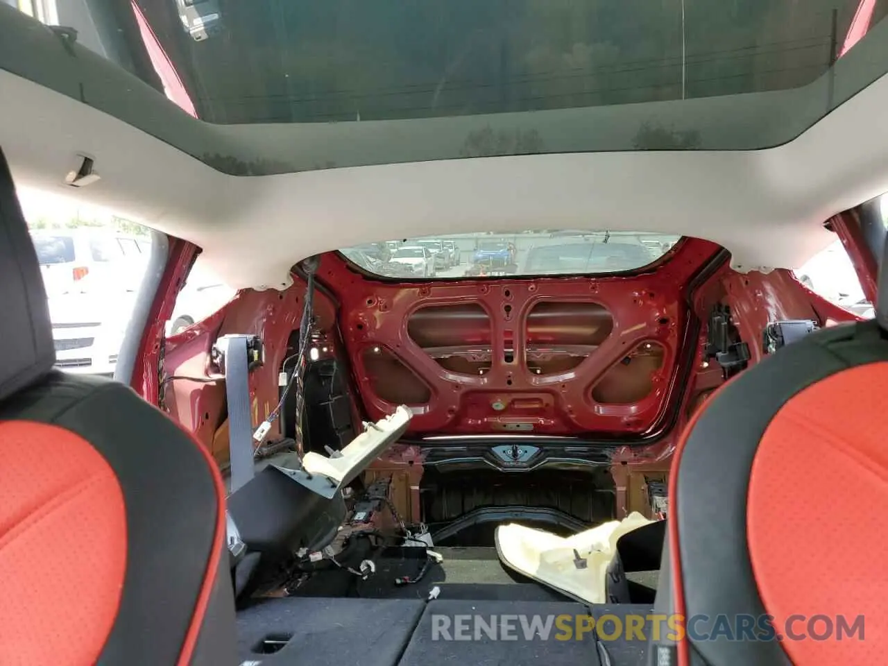 10 Photograph of a damaged car 7SAYGDEF3NF326440 TESLA MODEL Y 2022
