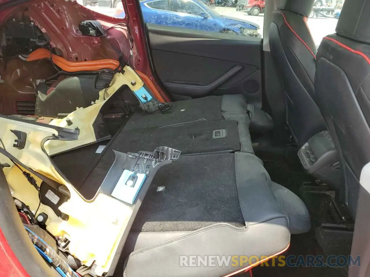 11 Photograph of a damaged car 7SAYGDEF3NF326440 TESLA MODEL Y 2022