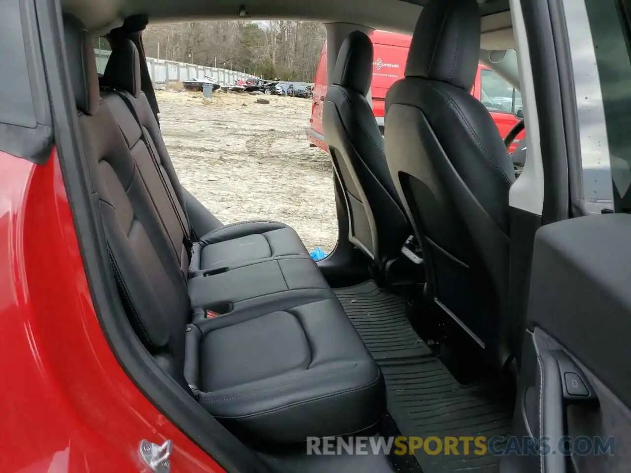 11 Photograph of a damaged car 7SAYGDEF3NF376951 TESLA MODEL Y 2022