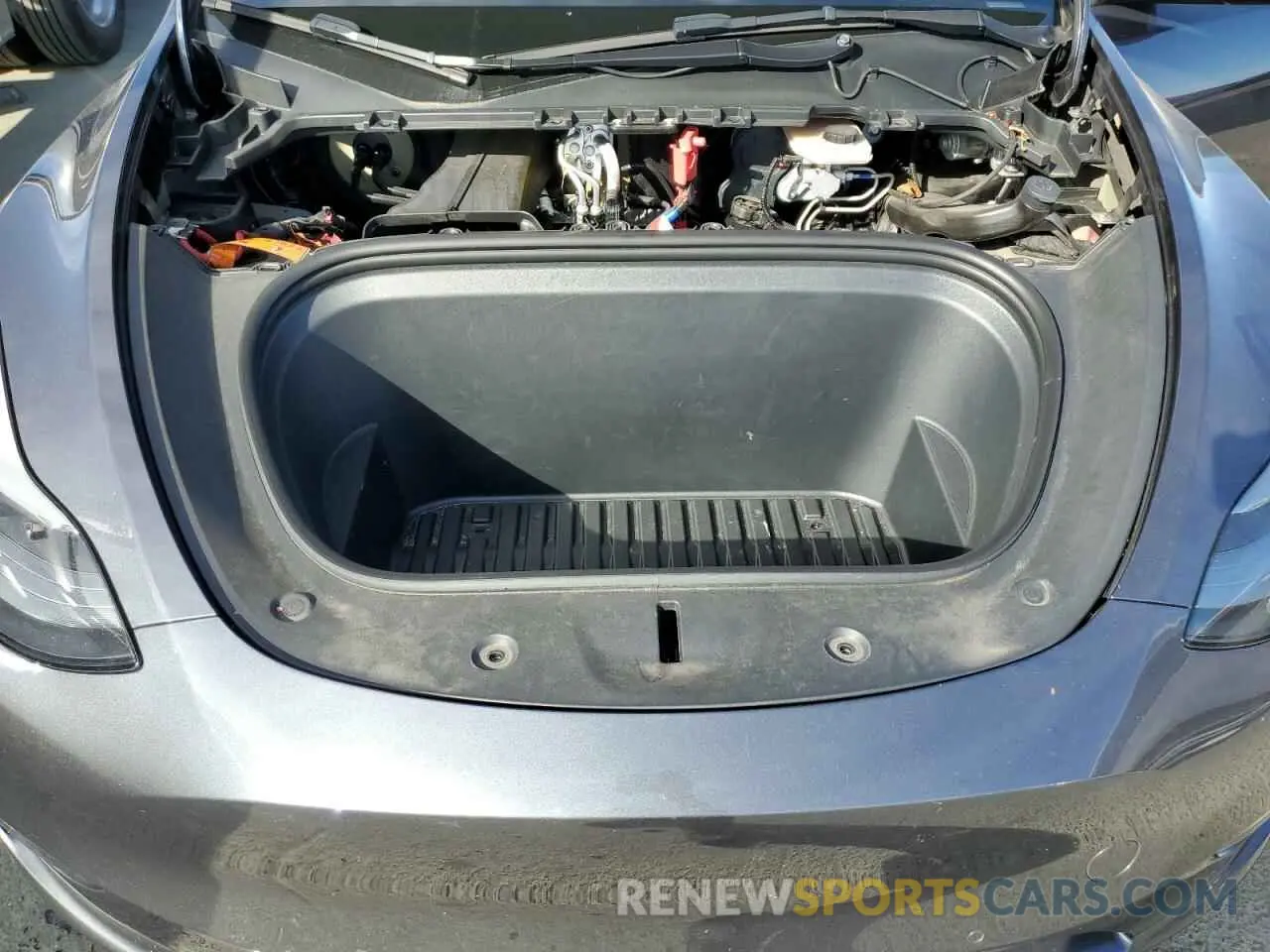 11 Photograph of a damaged car 7SAYGDEF3NF405851 TESLA MODEL Y 2022