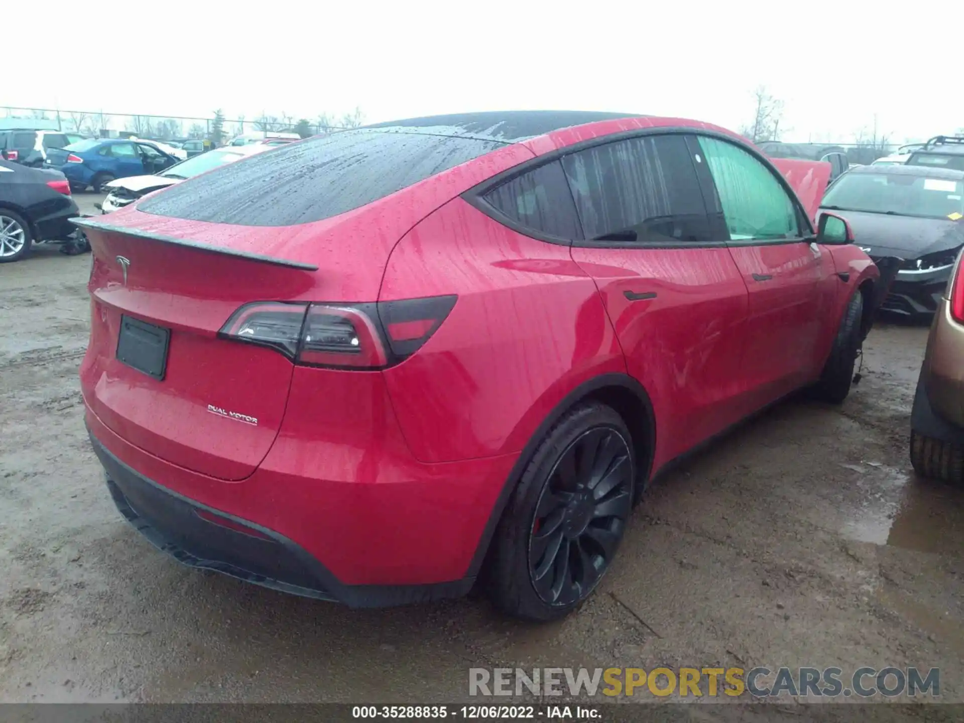 4 Photograph of a damaged car 7SAYGDEF3NF406756 TESLA MODEL Y 2022