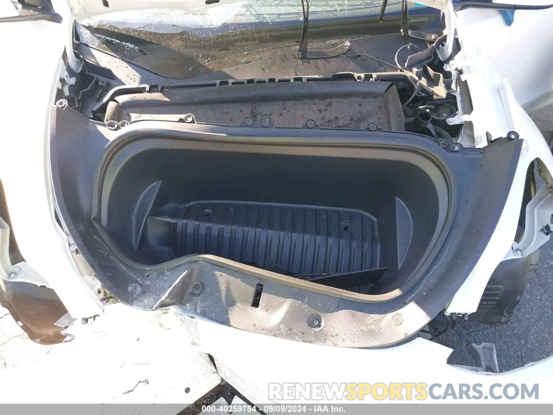 10 Photograph of a damaged car 7SAYGDEF3NF448912 TESLA MODEL Y 2022