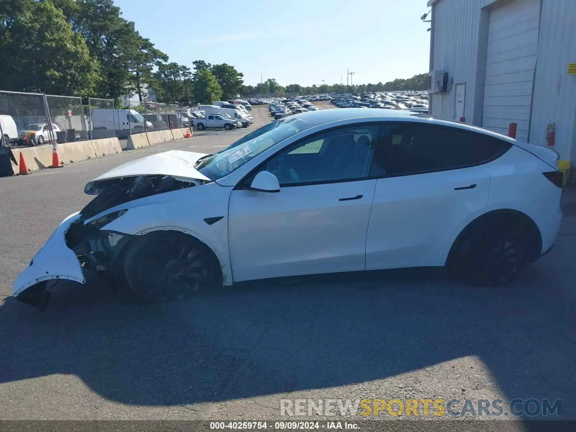 15 Photograph of a damaged car 7SAYGDEF3NF448912 TESLA MODEL Y 2022
