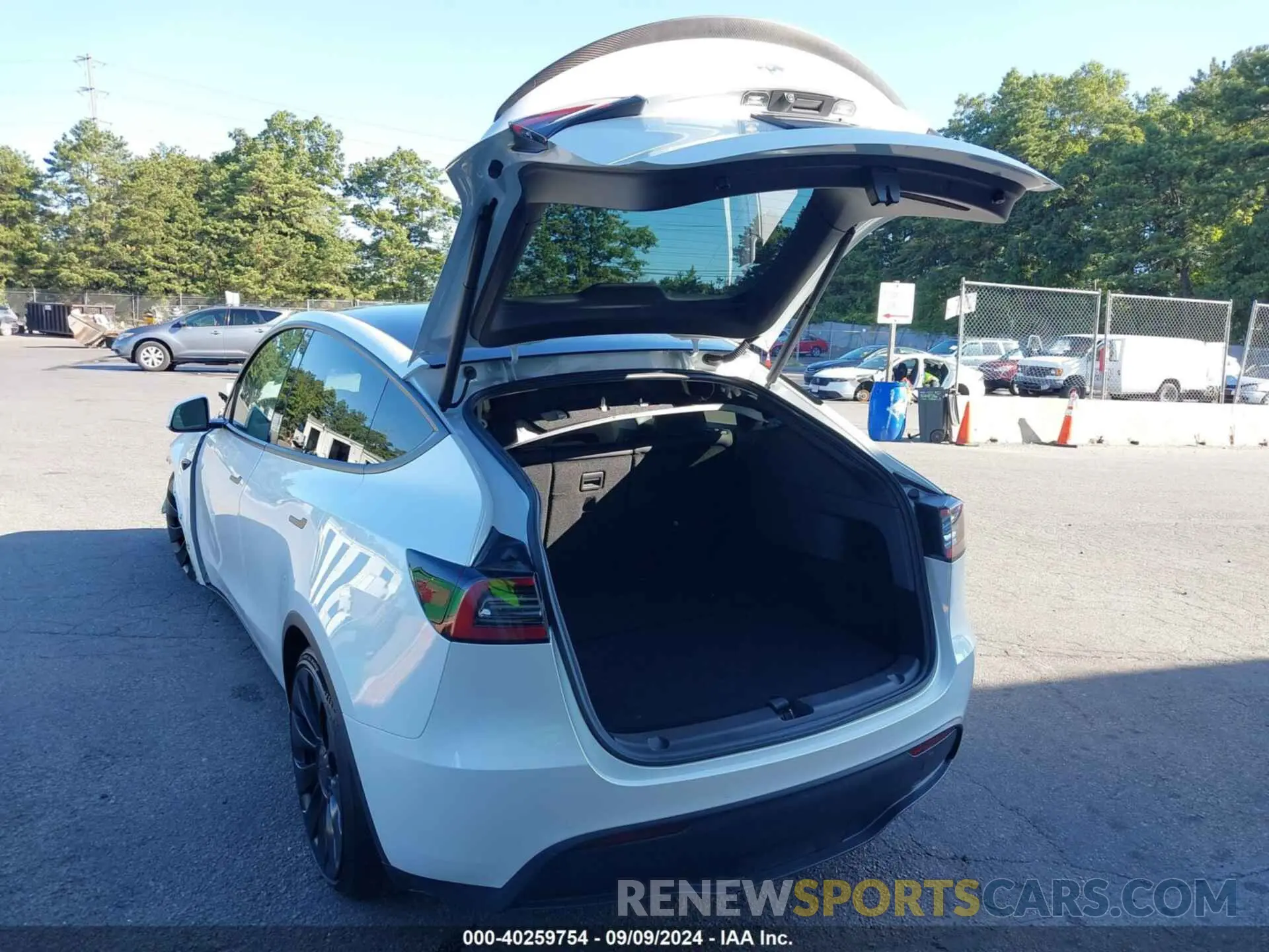 3 Photograph of a damaged car 7SAYGDEF3NF448912 TESLA MODEL Y 2022