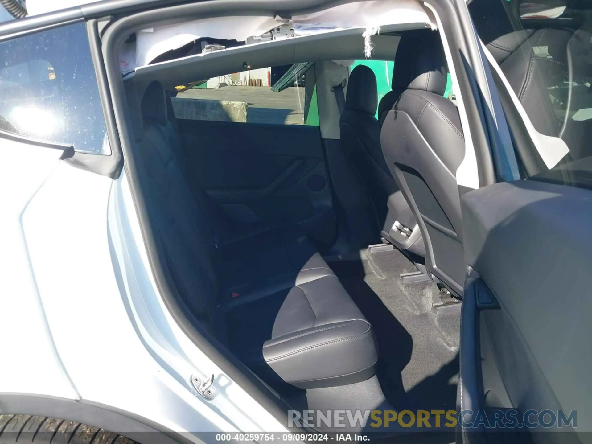 8 Photograph of a damaged car 7SAYGDEF3NF448912 TESLA MODEL Y 2022