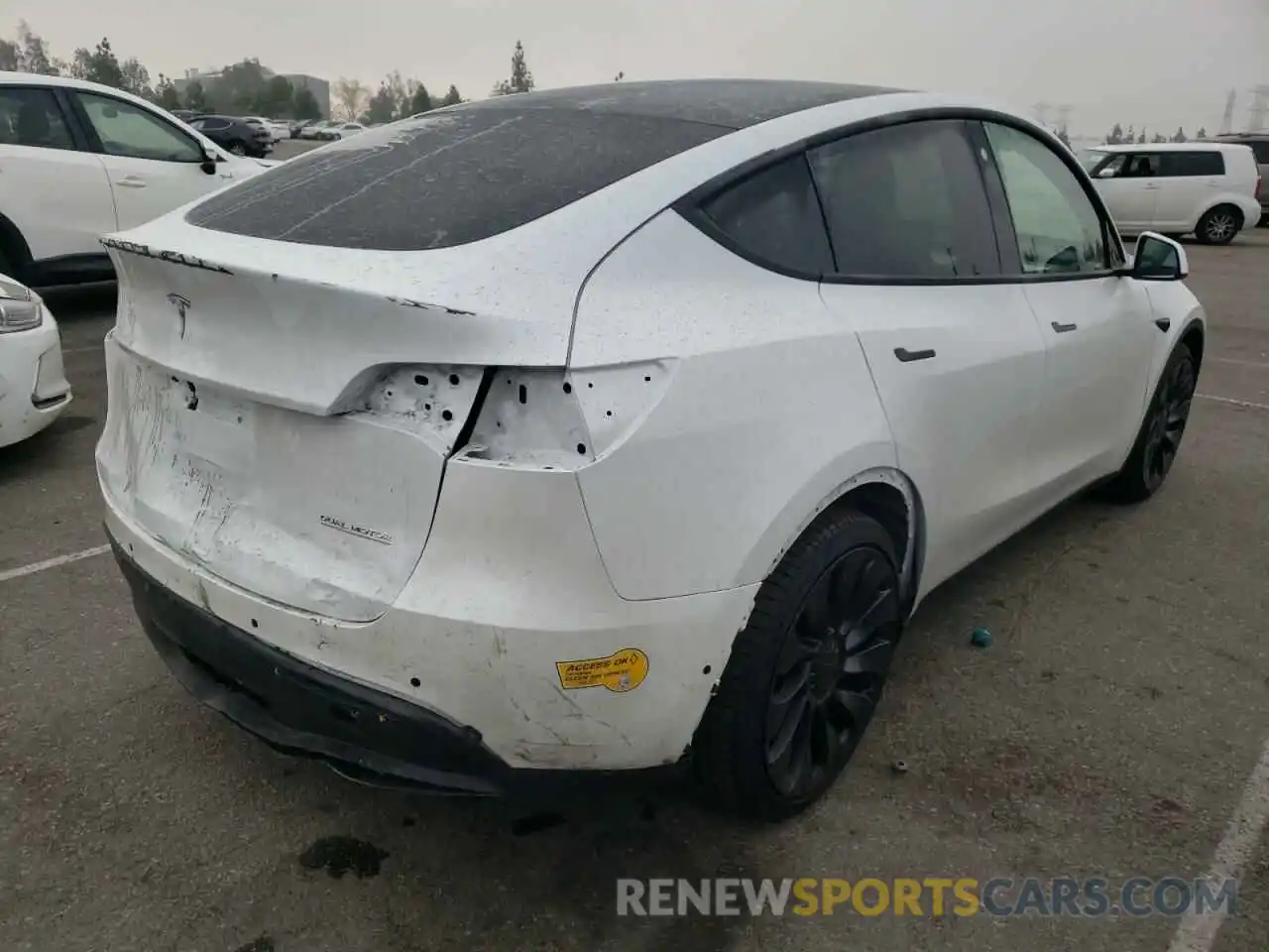 4 Photograph of a damaged car 7SAYGDEF3NF451535 TESLA MODEL Y 2022