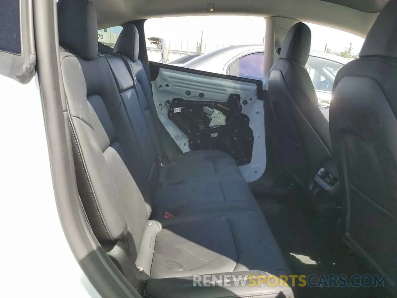 11 Photograph of a damaged car 7SAYGDEF3NF486656 TESLA MODEL Y 2022