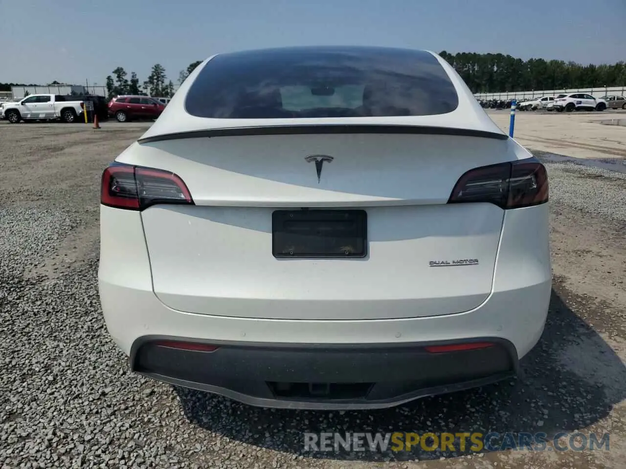 6 Photograph of a damaged car 7SAYGDEF3NF524130 TESLA MODEL Y 2022