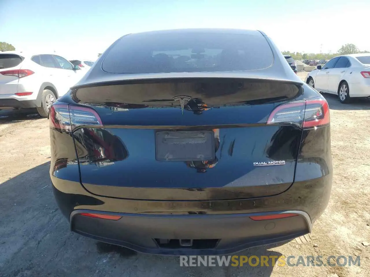 6 Photograph of a damaged car 7SAYGDEF3NF531143 TESLA MODEL Y 2022