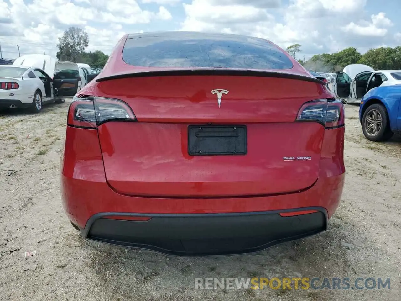 6 Photograph of a damaged car 7SAYGDEF3NF534172 TESLA MODEL Y 2022