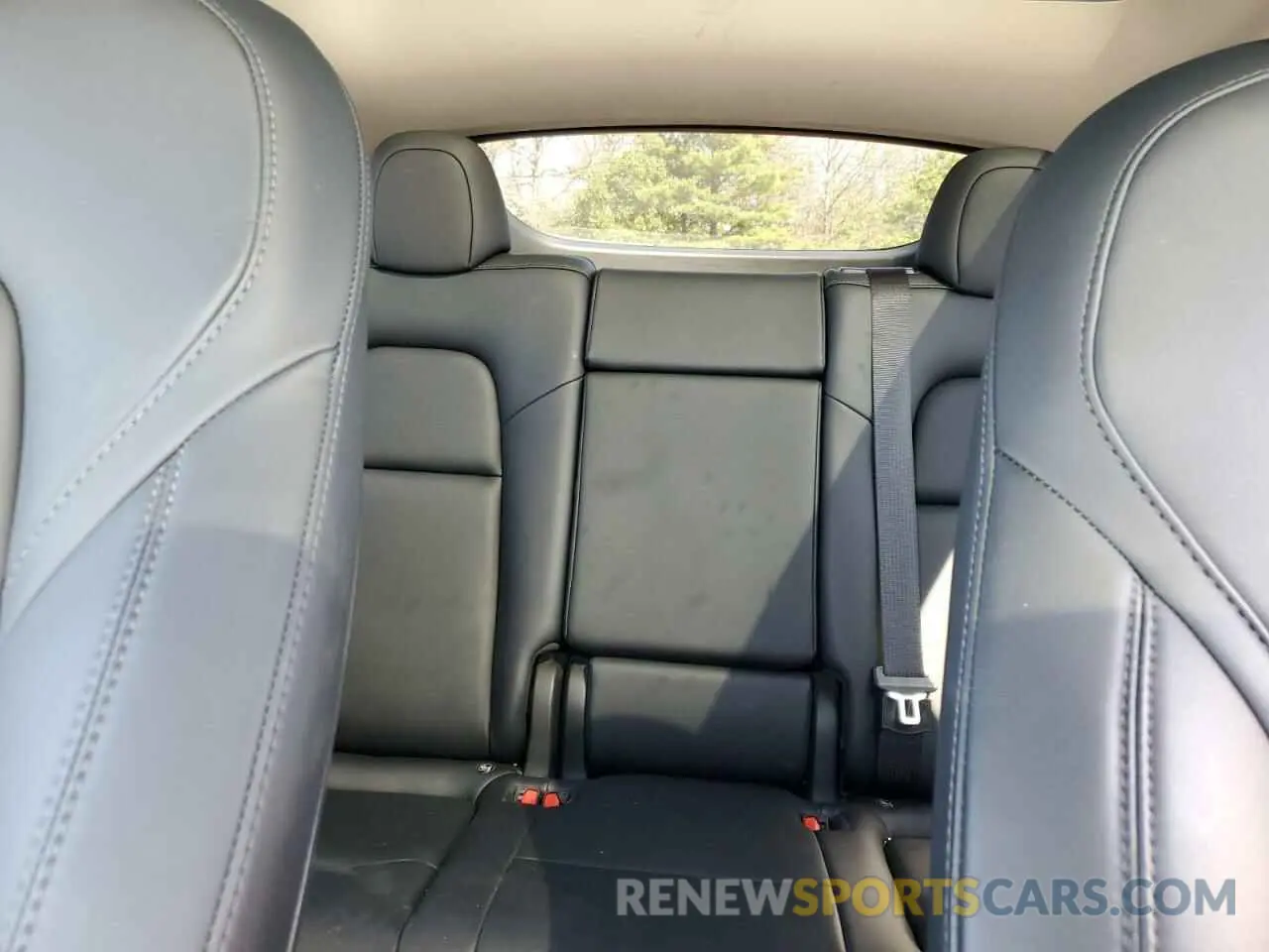10 Photograph of a damaged car 7SAYGDEF3NF537332 TESLA MODEL Y 2022