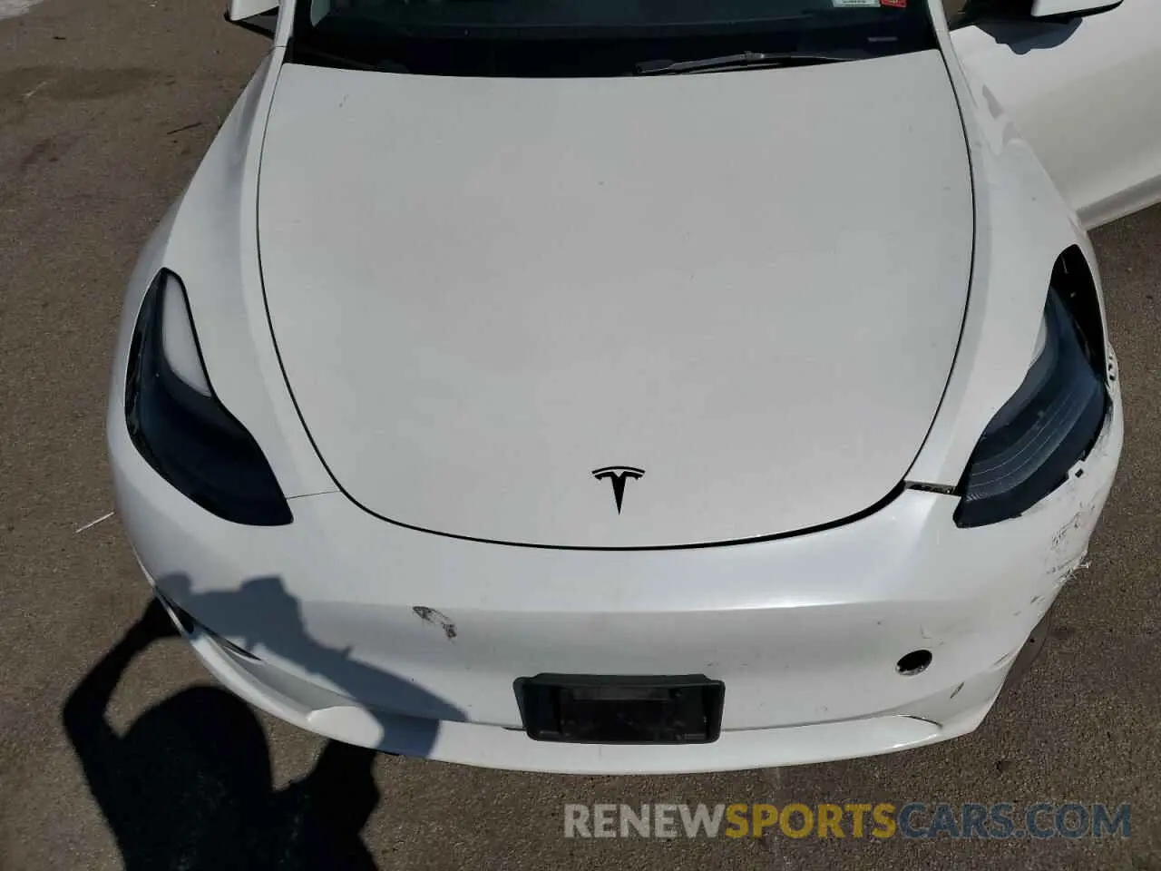 12 Photograph of a damaged car 7SAYGDEF3NF537332 TESLA MODEL Y 2022