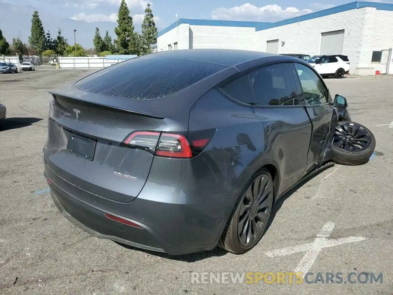 4 Photograph of a damaged car 7SAYGDEF3NF547195 TESLA MODEL Y 2022