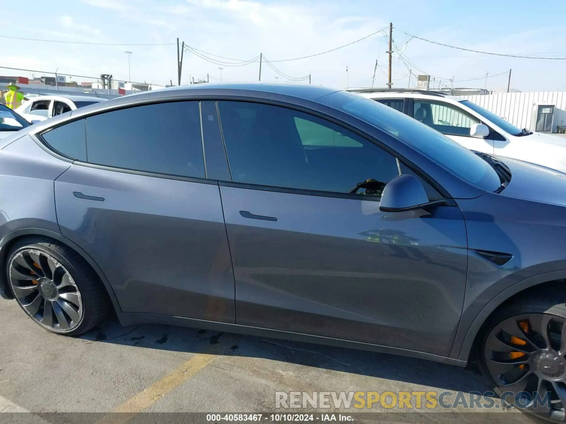 13 Photograph of a damaged car 7SAYGDEF3NF561002 TESLA MODEL Y 2022