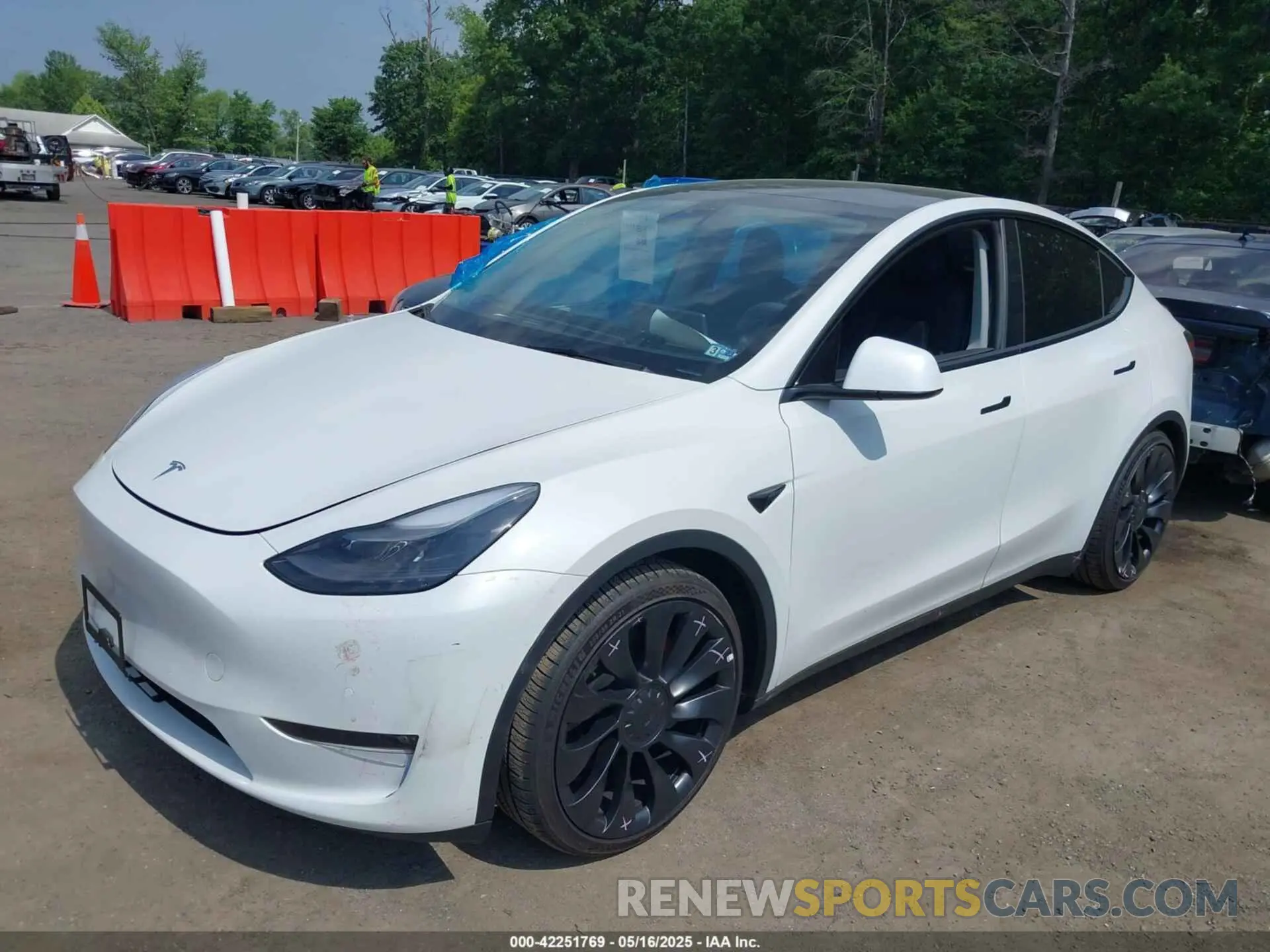 1 Photograph of a damaged car 7SAYGDEF4NF400304 TESLA MODEL Y 2022
