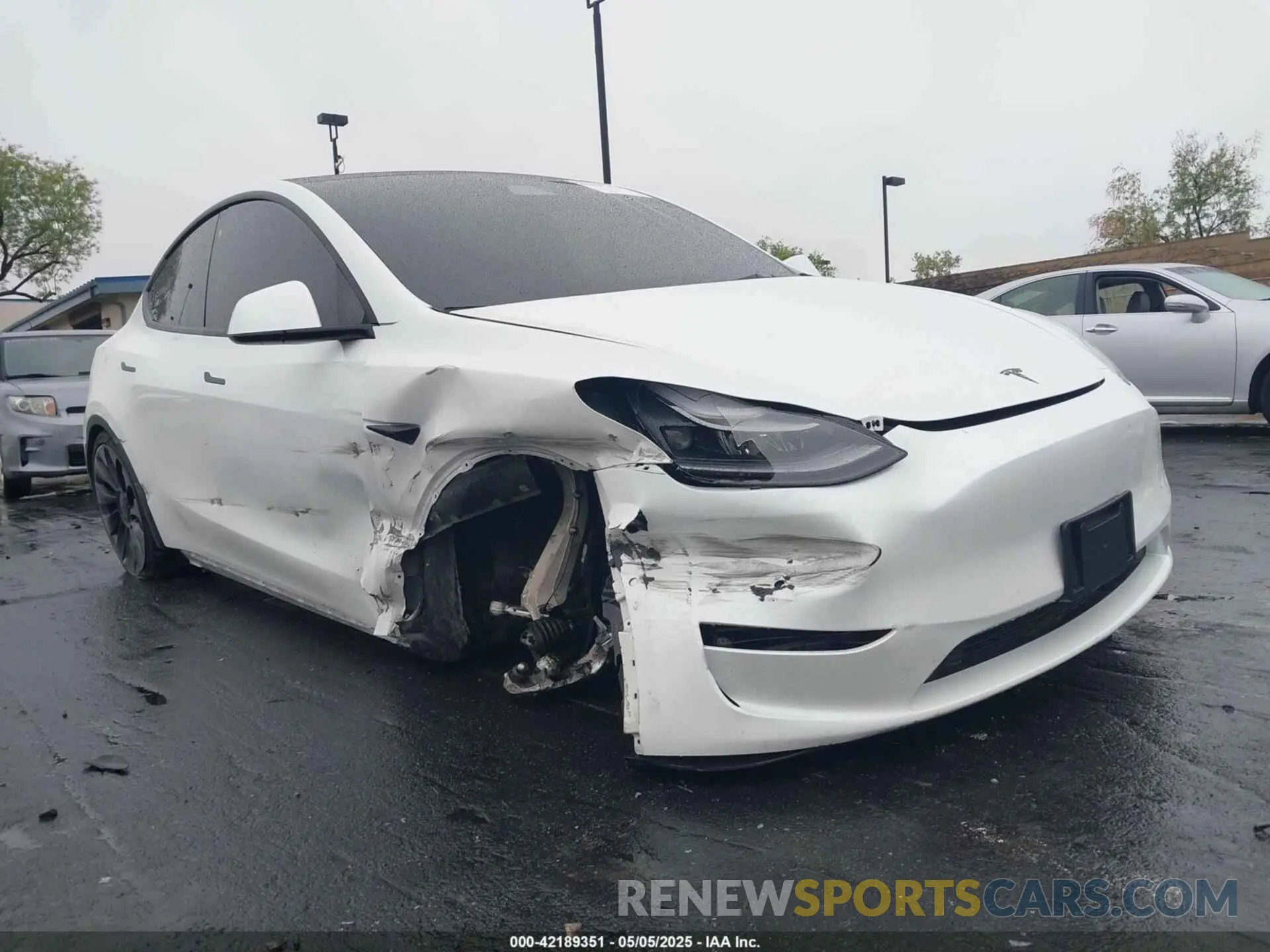 6 Photograph of a damaged car 7SAYGDEF4NF411416 TESLA MODEL Y 2022