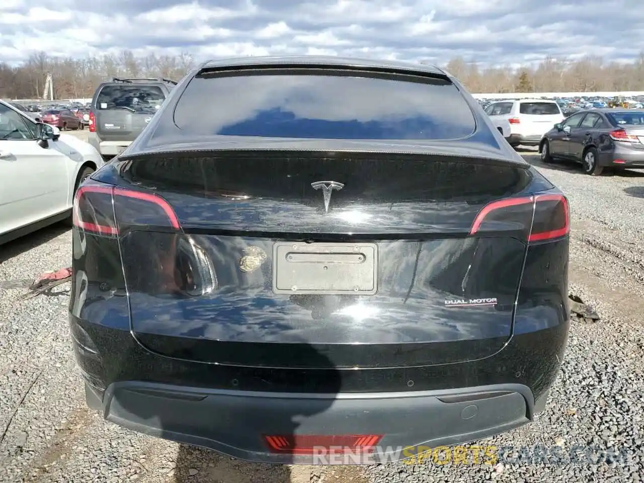 6 Photograph of a damaged car 7SAYGDEF4NF449499 TESLA MODEL Y 2022